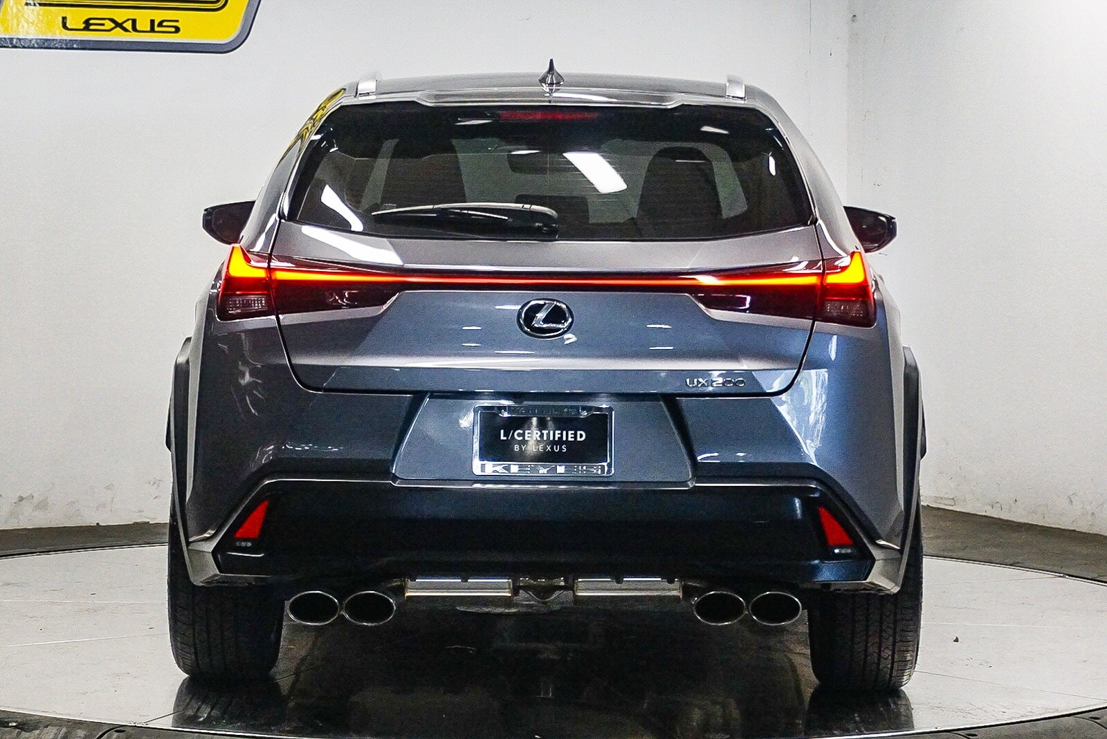 2020 Lexus UX 200 Premium photo 3