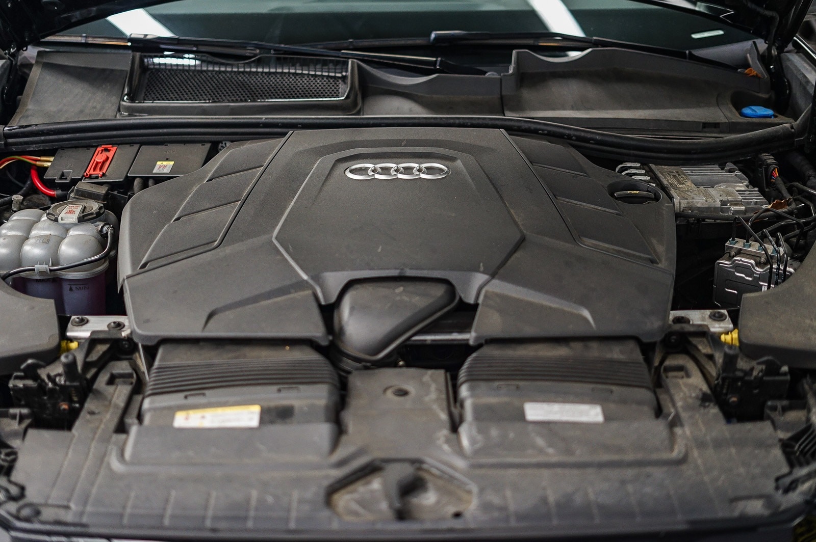 Thumbnail: 2022 Audi Q8 - 29