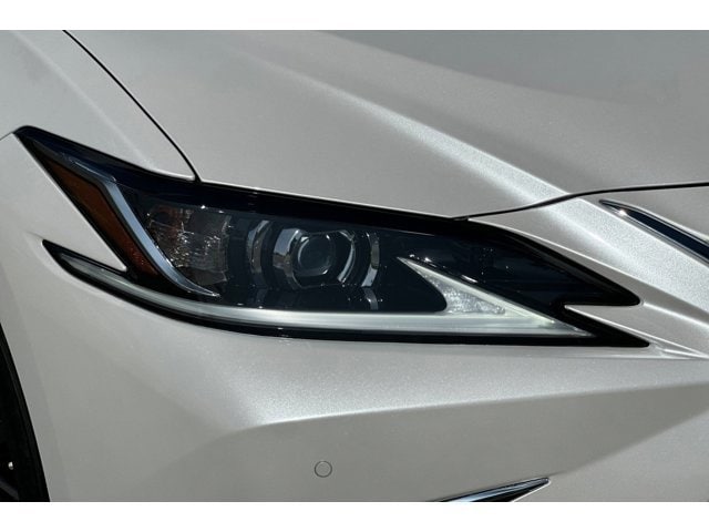 Thumbnail: 2025 Lexus ES - 10