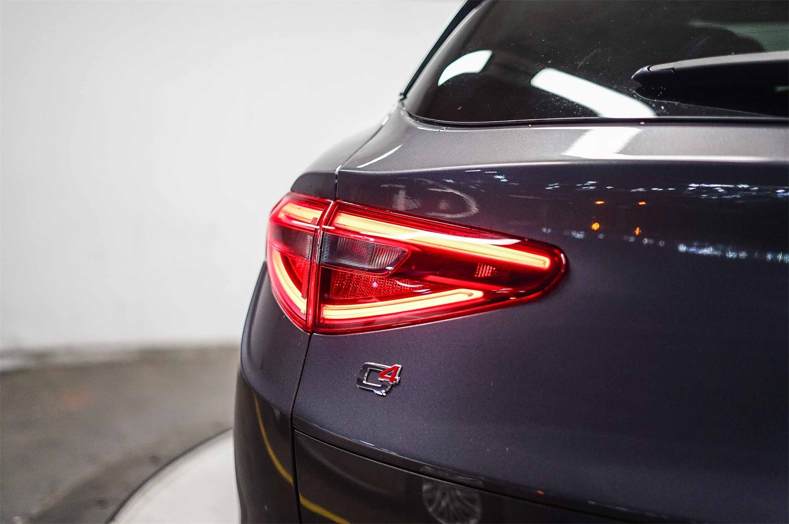 Thumbnail: 2018 Alfa Romeo Stelvio - 9