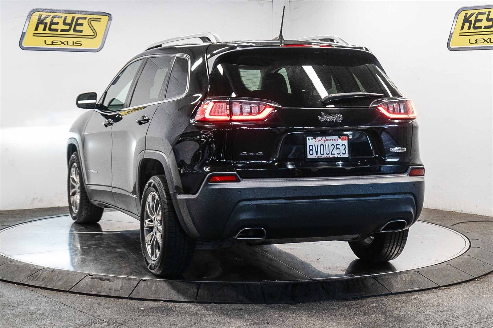 2021 Jeep Cherokee Latitude Lux photo 2