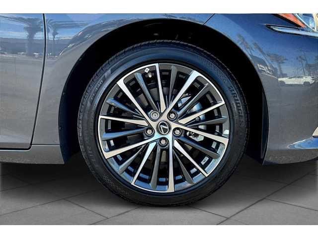Thumbnail: 2025 Lexus ES - 7