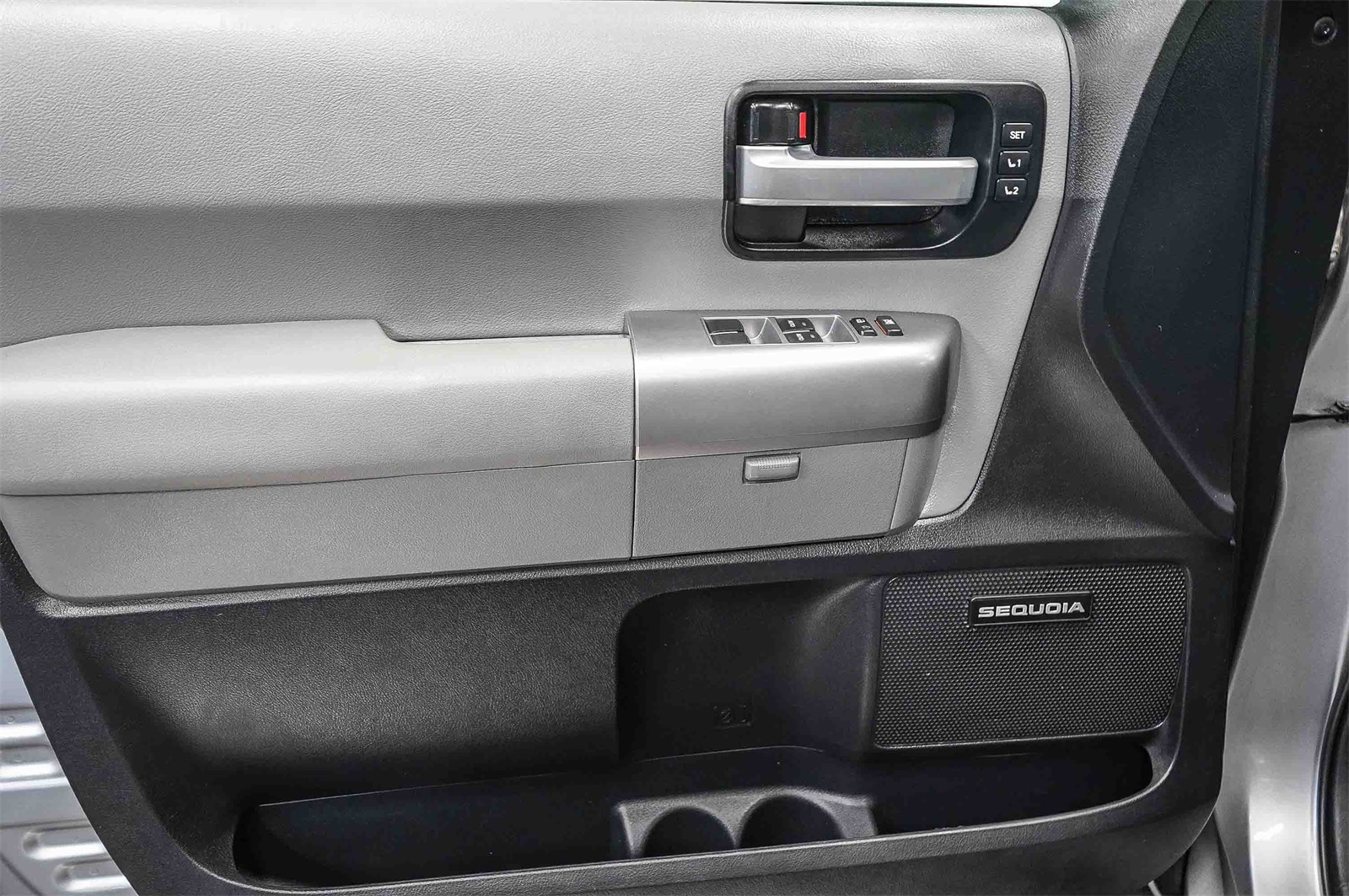 Thumbnail: 2018 Toyota Sequoia - 22