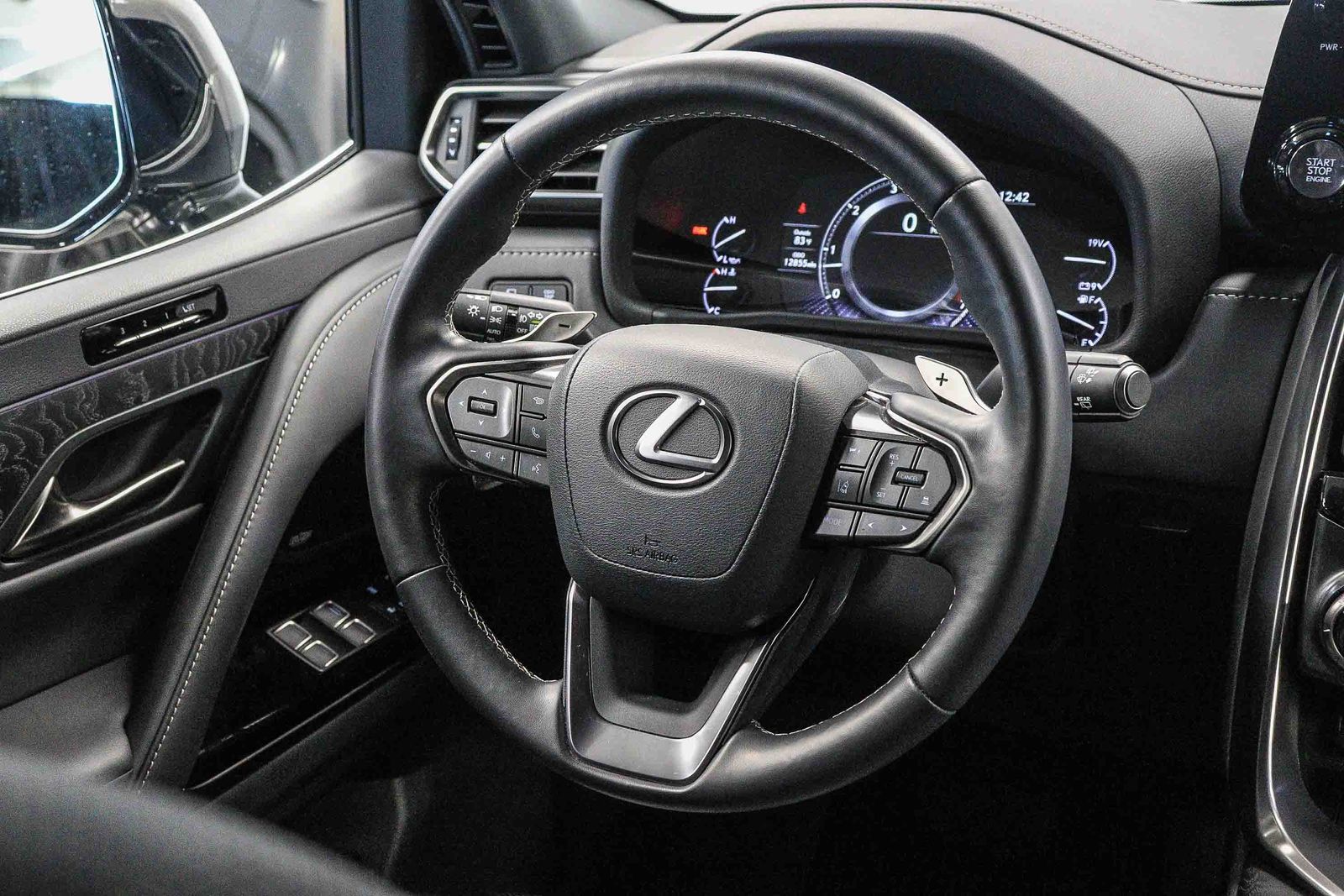 Thumbnail: 2024 Lexus LX - 16