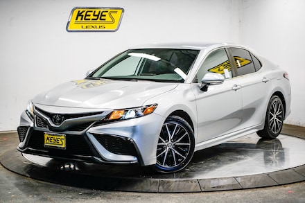 2023 Toyota Camry SE Sedan
