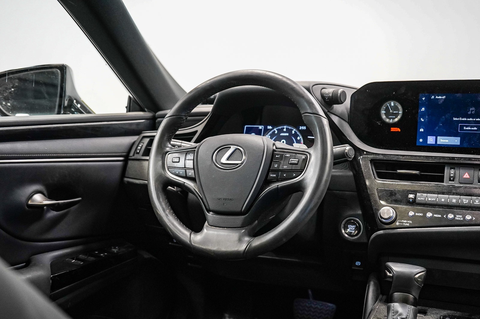 Thumbnail: 2024 Lexus ES - 15