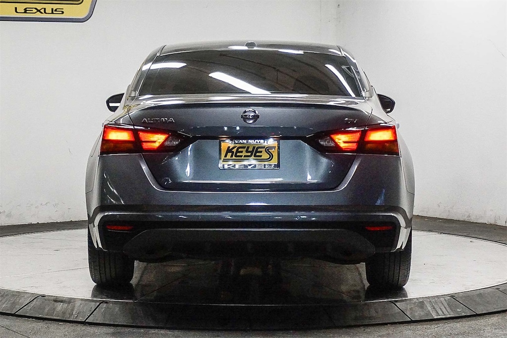 Used 2022 Nissan Altima 2.5 SV Sedan