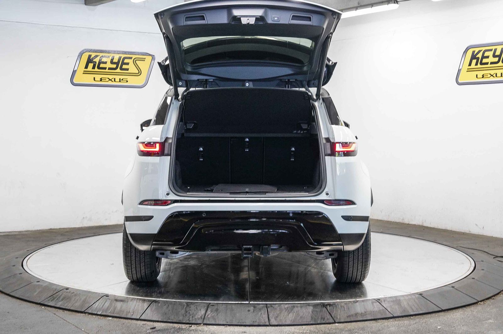 Thumbnail: 2023 Land Rover Range Rover Evoque - 27