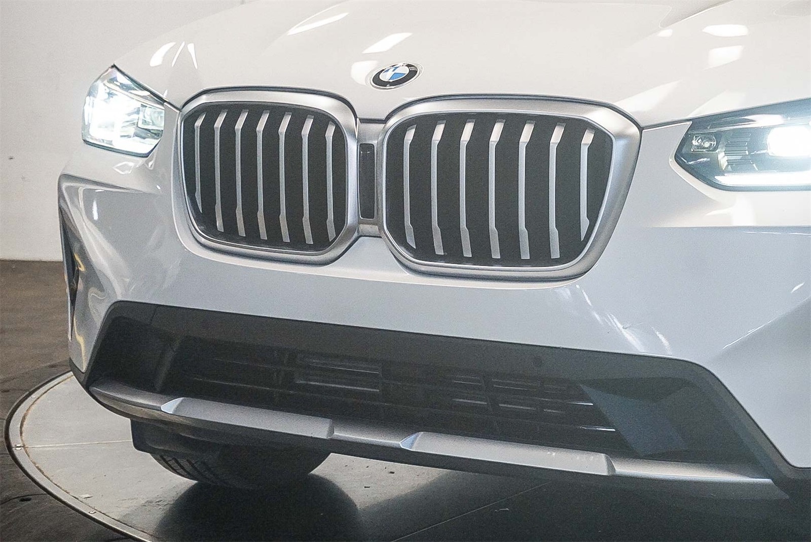 Thumbnail: 2023 BMW X3 - 8