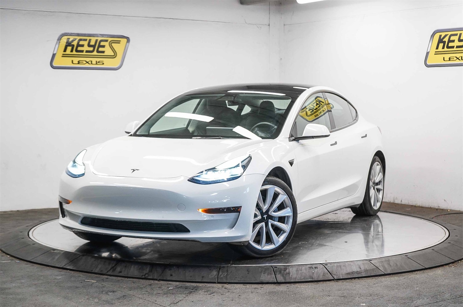 Thumbnail: 2021 Tesla Model 3 - 1