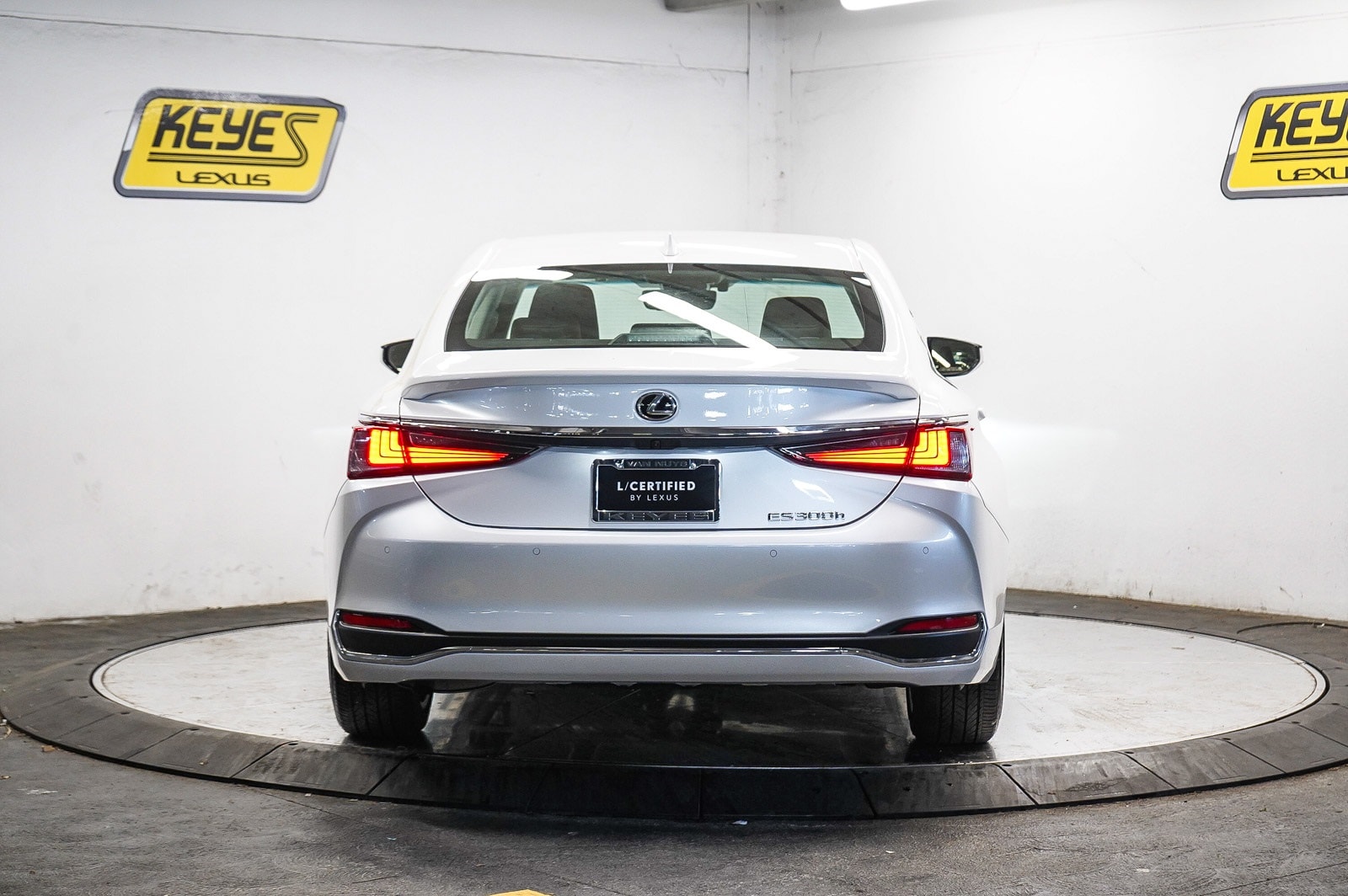 Thumbnail: 2025 Lexus ES - 3