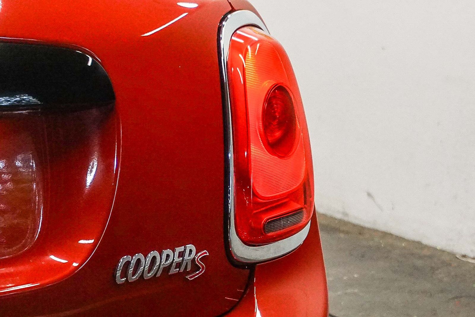 Thumbnail: 2016 MINI Cooper Hardtop - 11