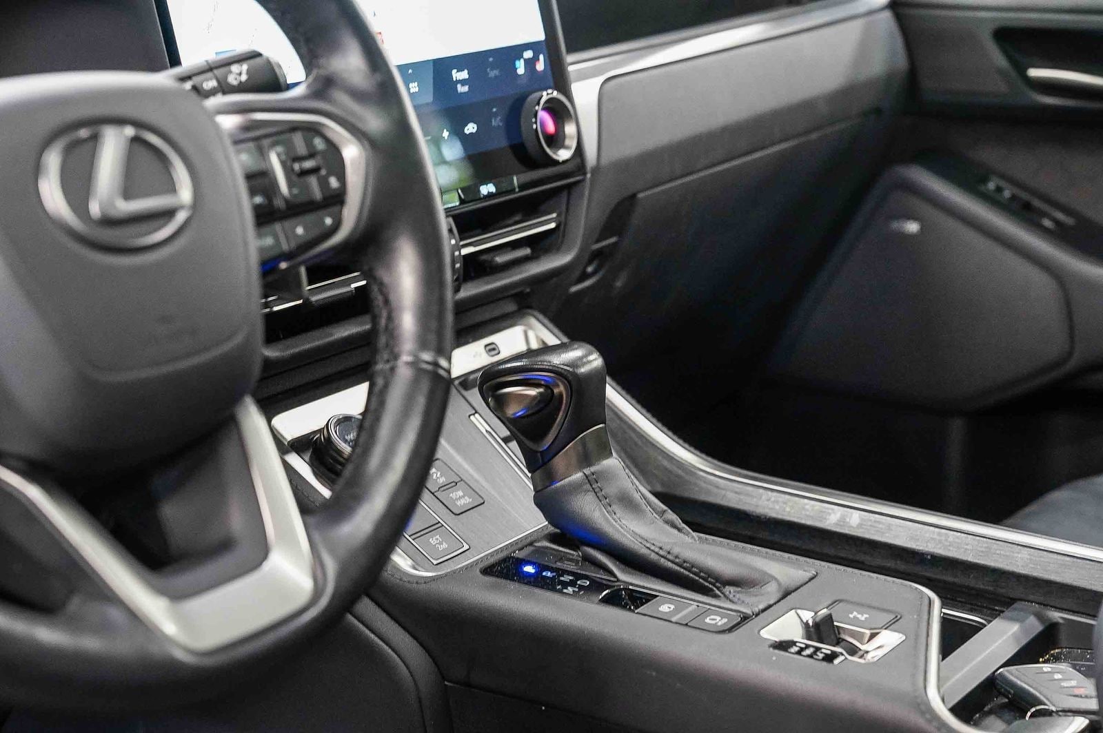 Thumbnail: 2024 Lexus GX - 24
