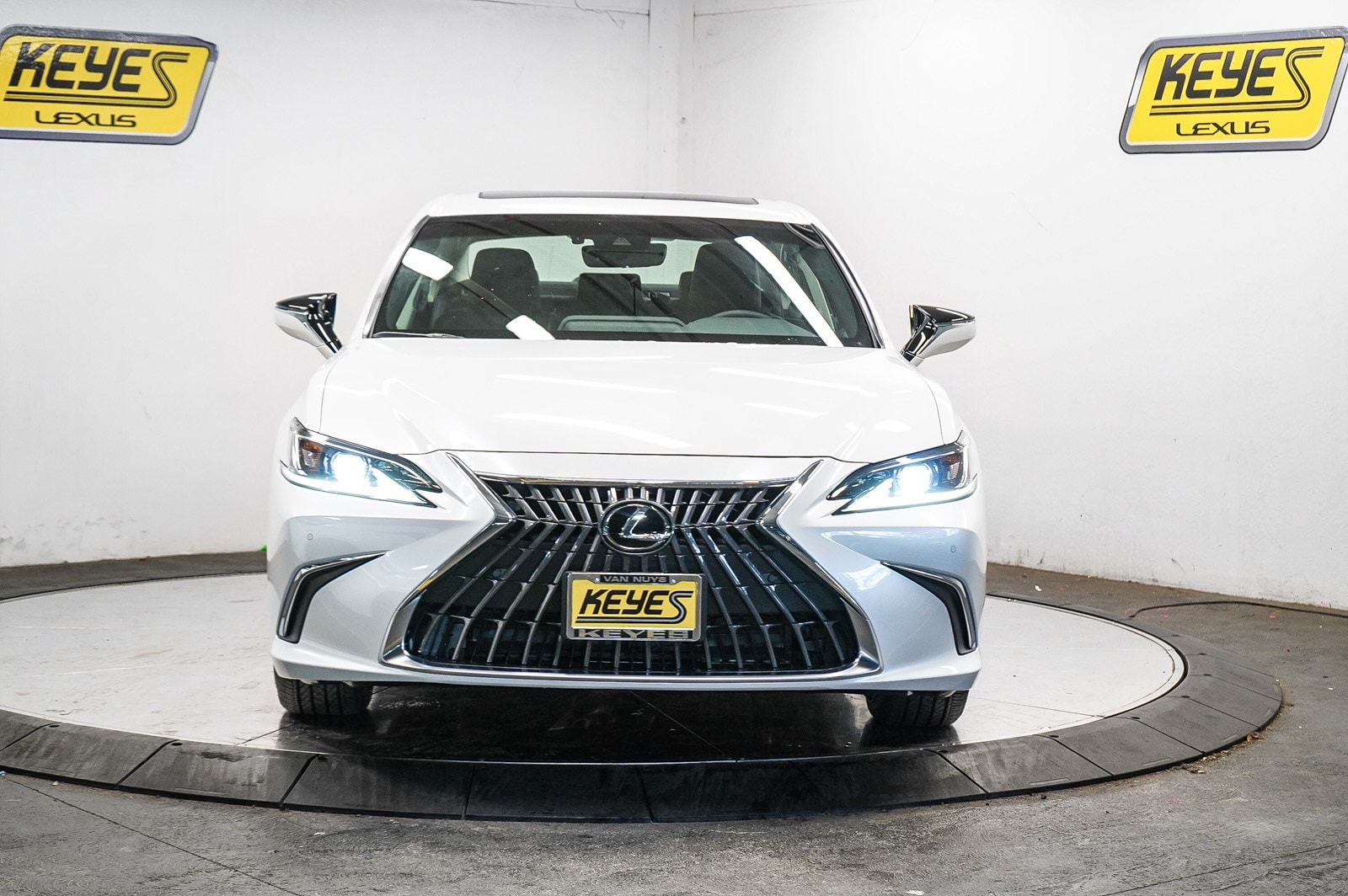 Thumbnail: 2025 Lexus ES - 6