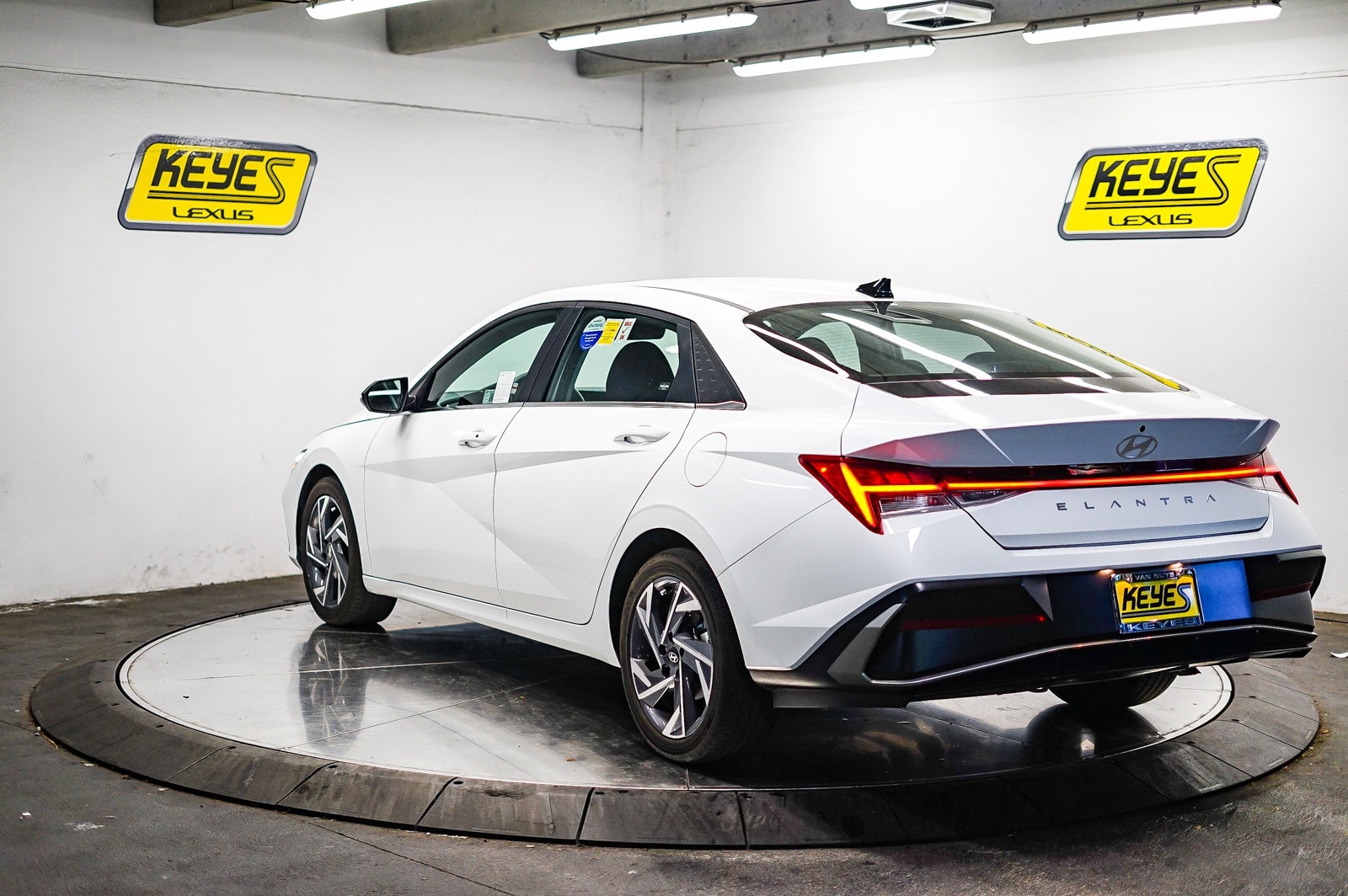 Thumbnail: 2025 Hyundai Elantra - 2