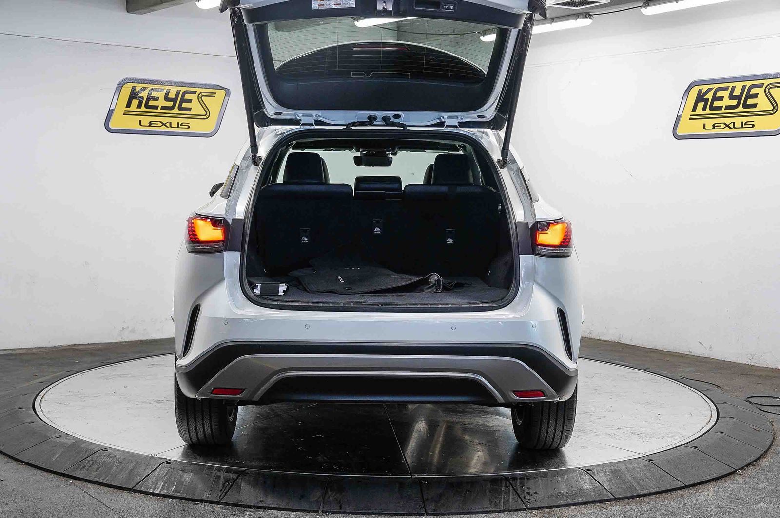 Thumbnail: 2024 Lexus RX - 26