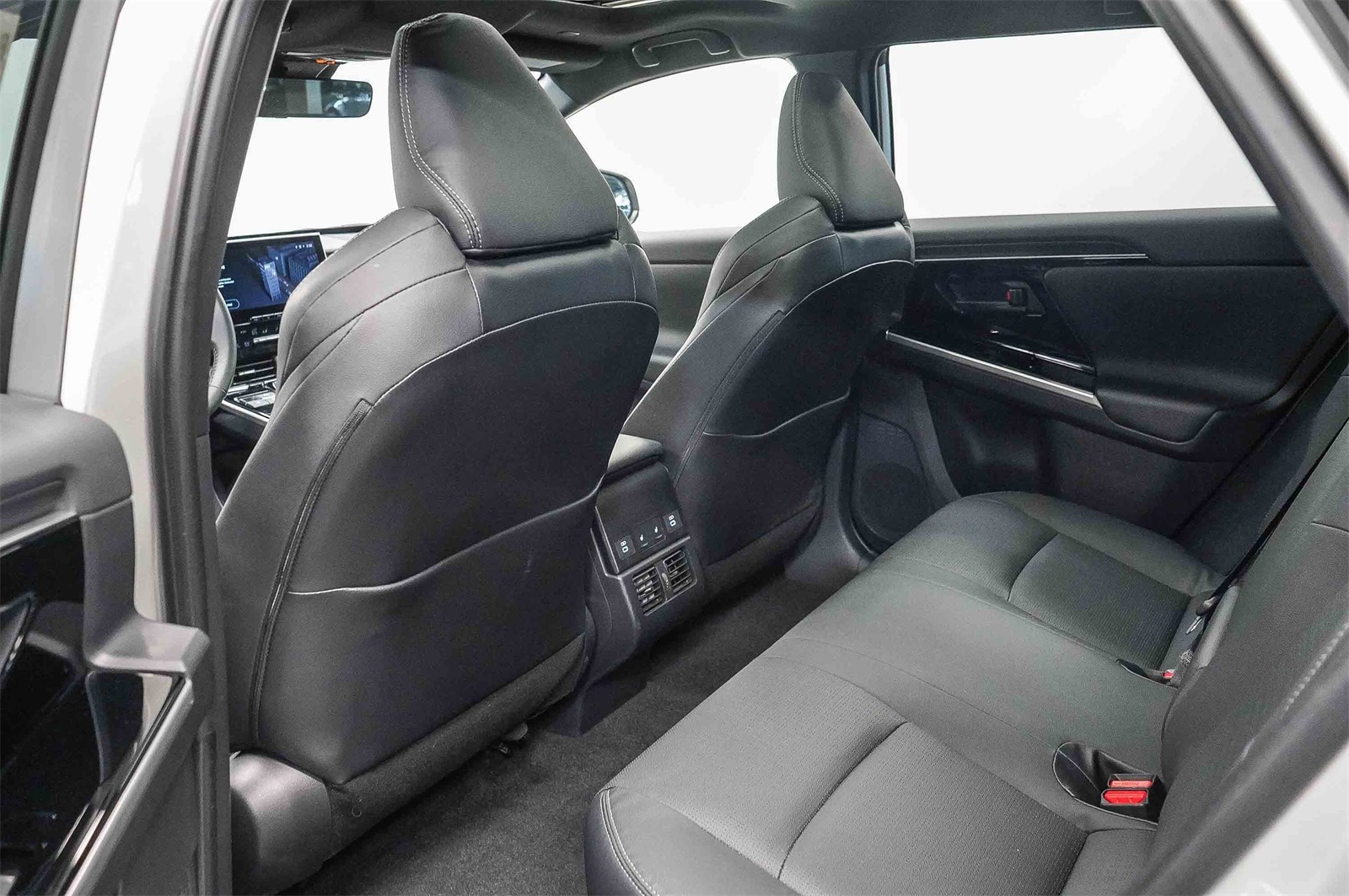 Thumbnail: 2024 Toyota bZ4X - 19