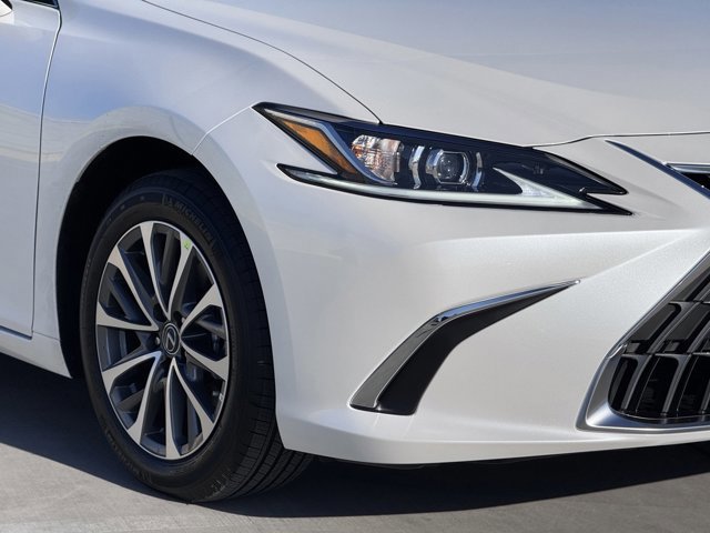Thumbnail: 2025 Lexus ES - 4