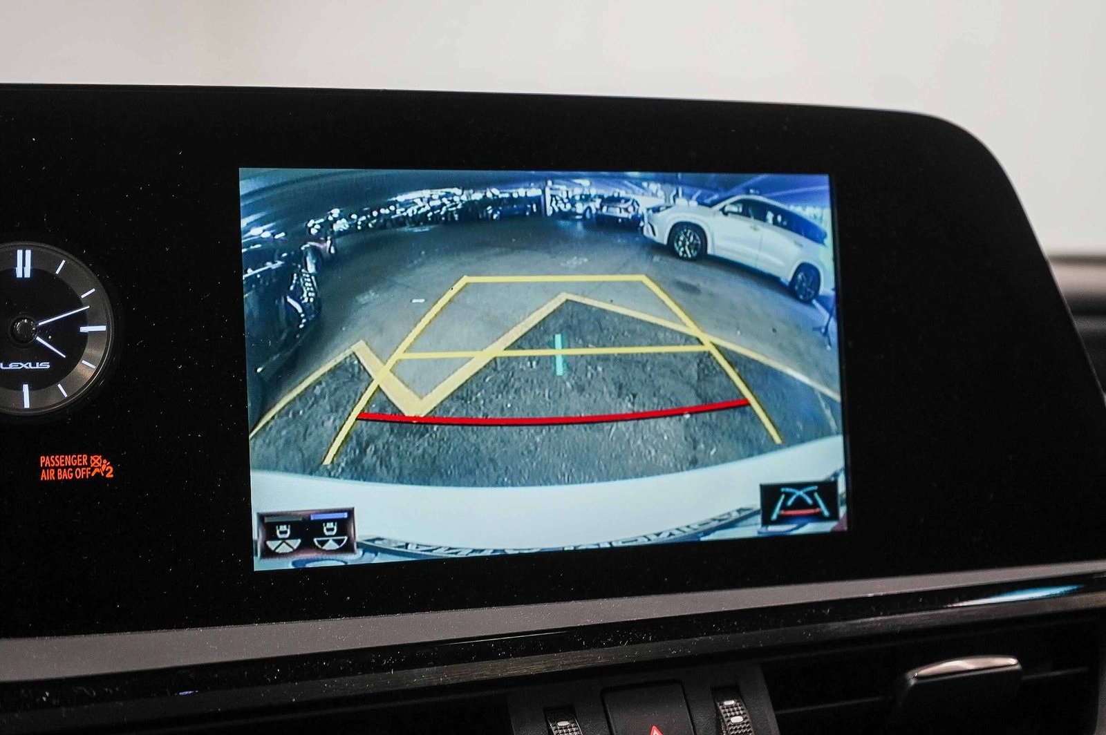 Thumbnail: 2022 Lexus ES - 26