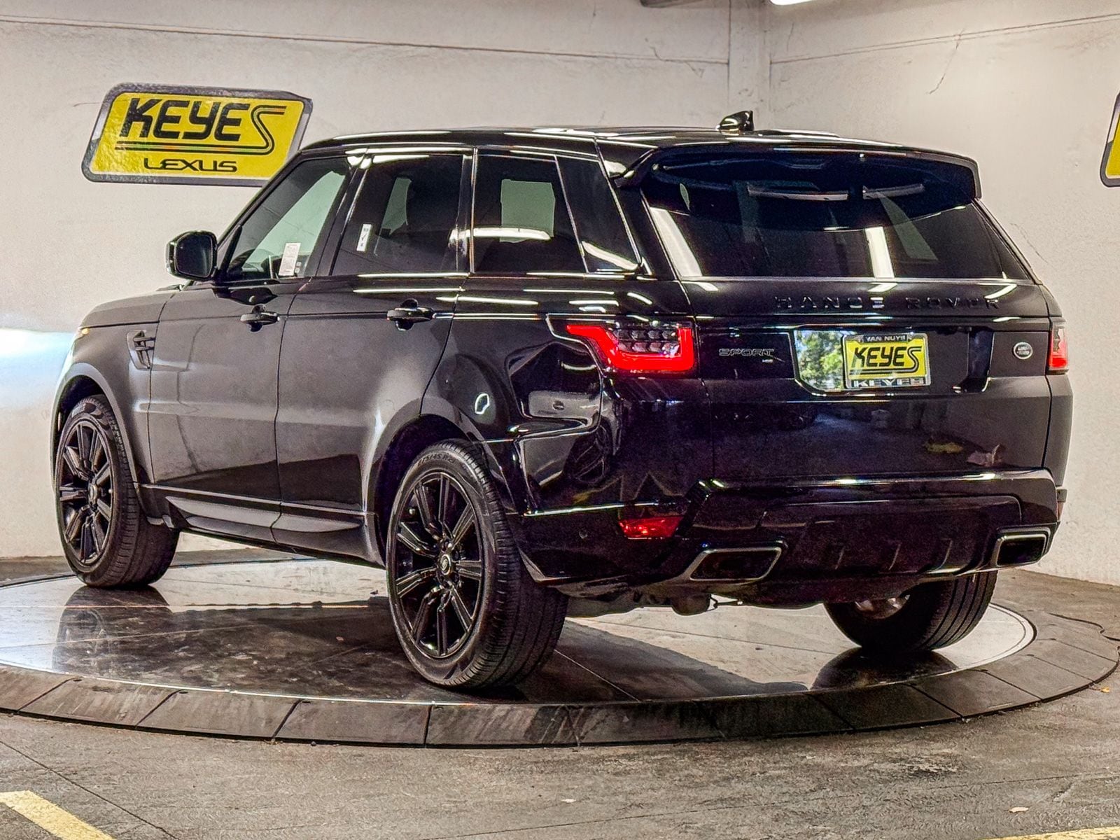 Thumbnail: 2022 Land Rover Range Rover Sport - 2