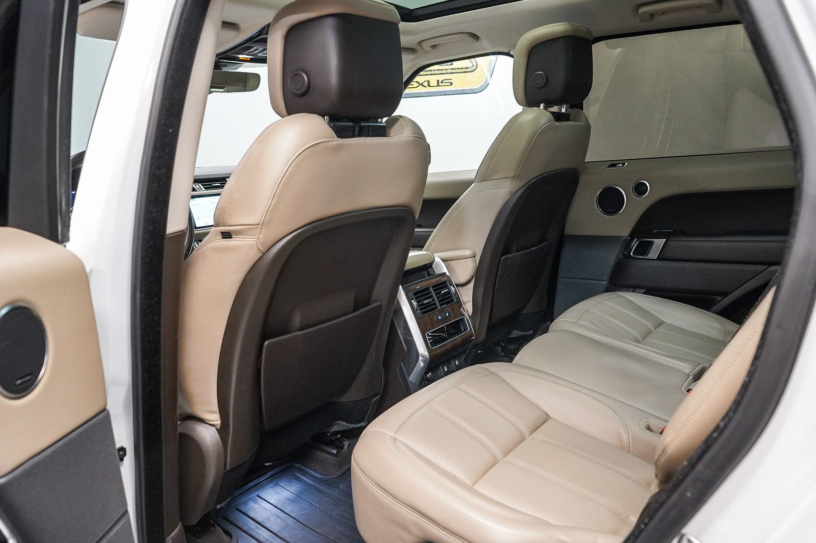 Thumbnail: 2018 Land Rover Range Rover Sport - 19