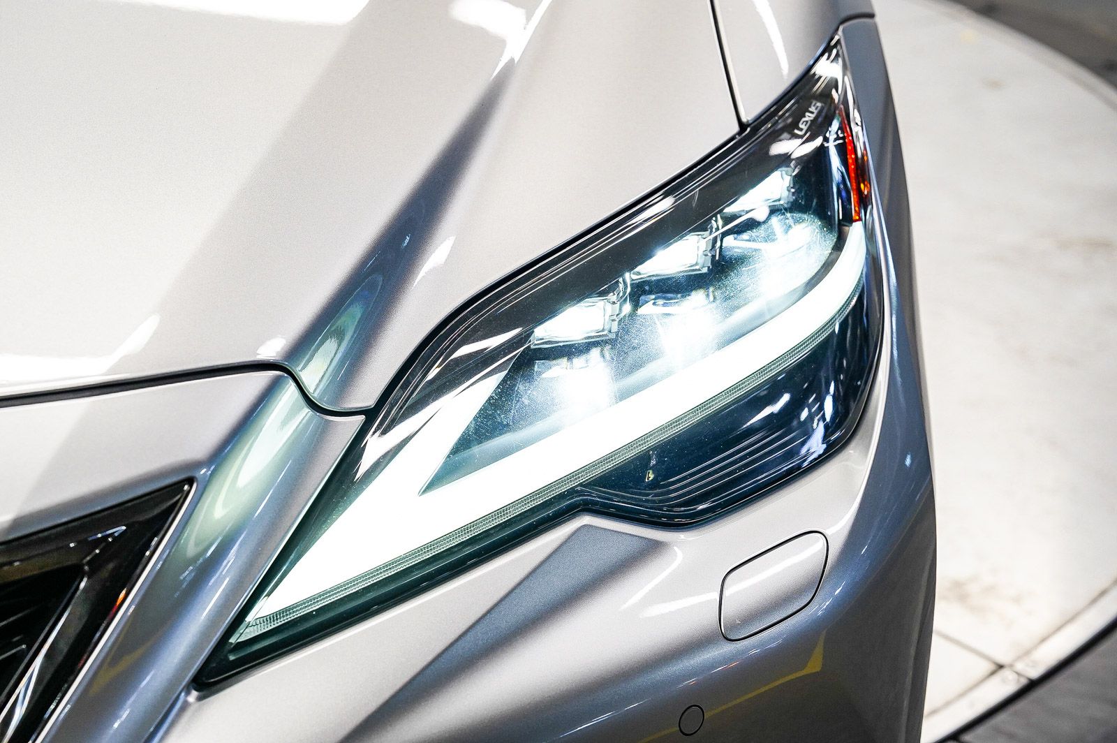 Thumbnail: 2022 Lexus LS - 6