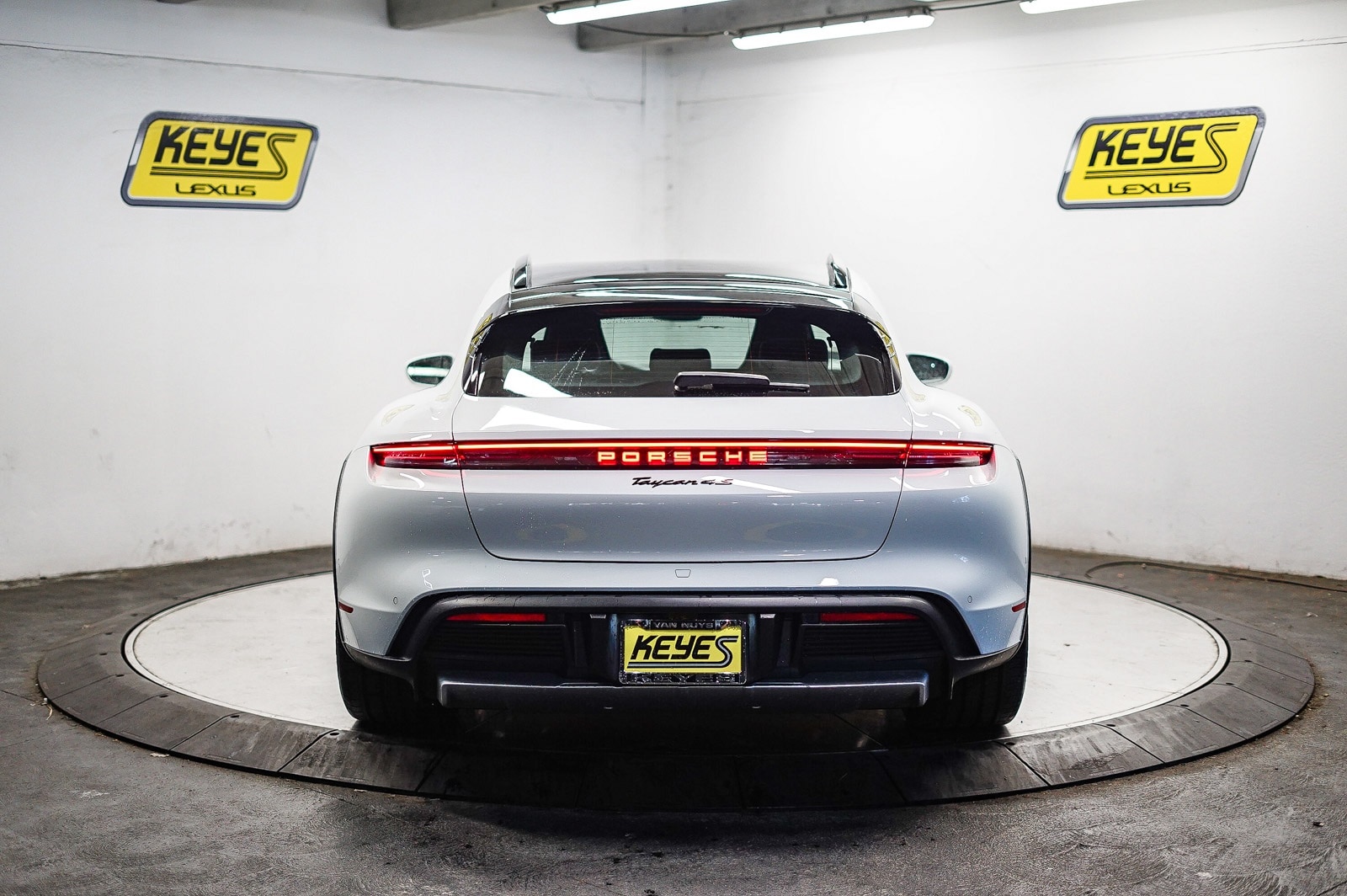 Thumbnail: 2025 Porsche Taycan - 3