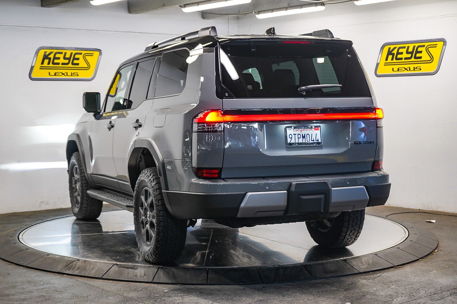 2025 Lexus GX 550 Overtrail photo 2