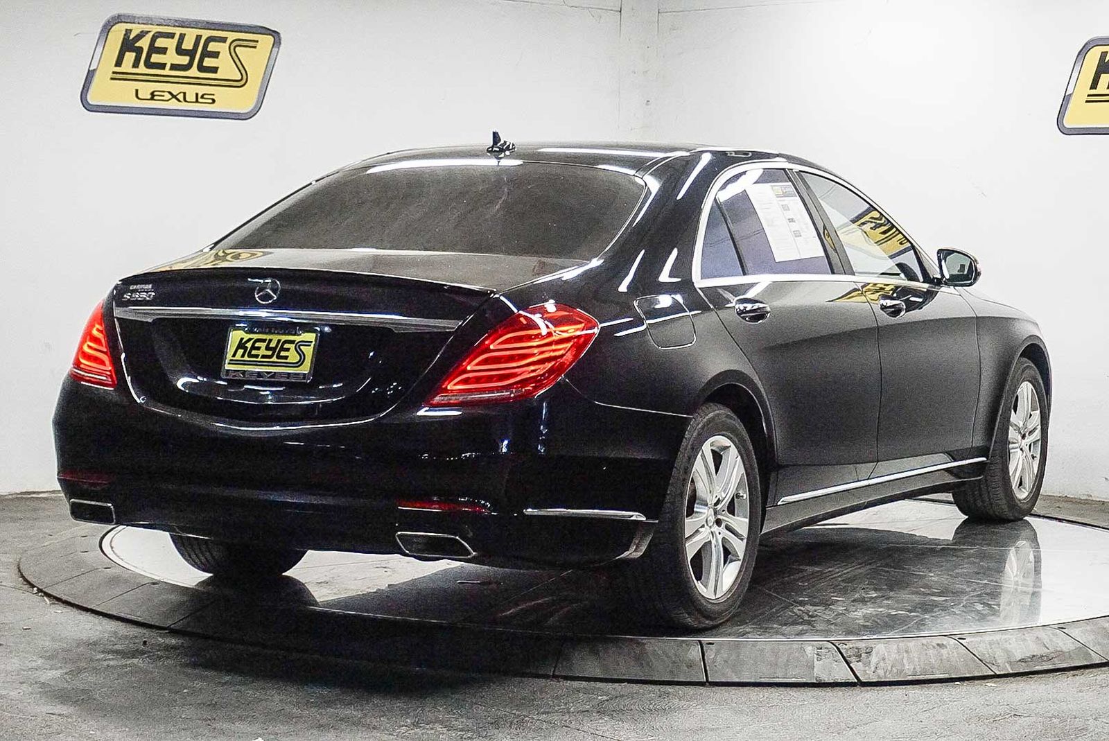 Thumbnail: 2017 Mercedes-Benz S-Class - 4