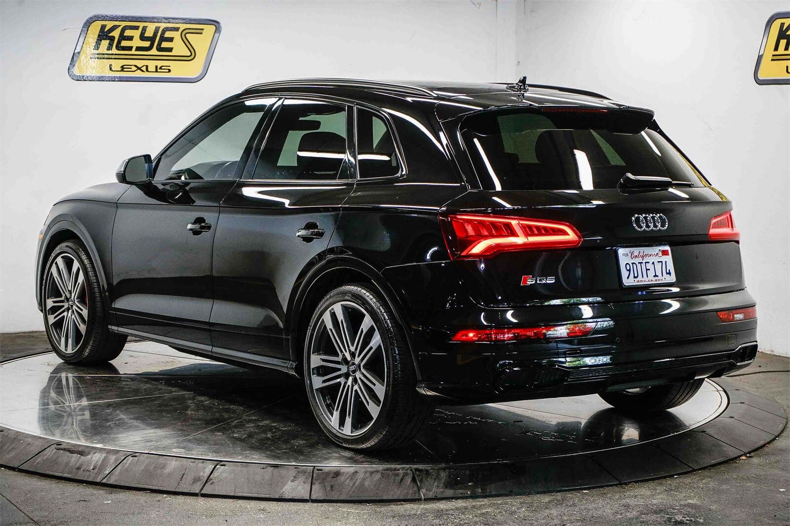2018 Audi SQ5 Prestige photo 2