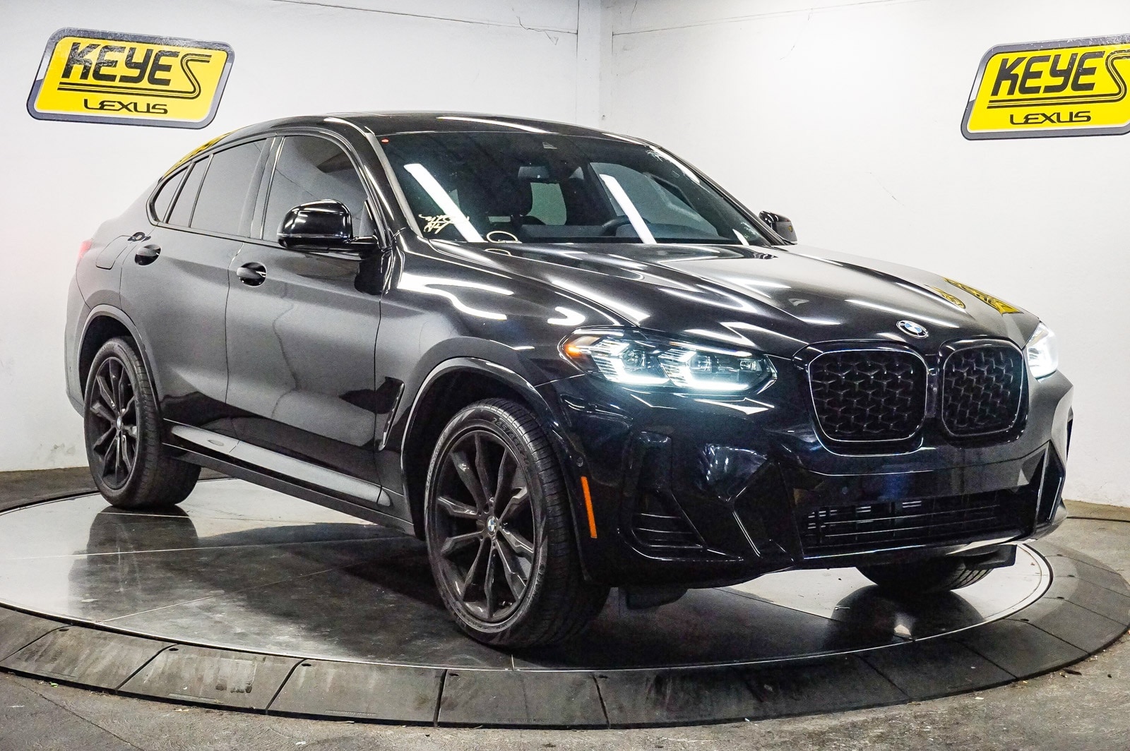 Thumbnail: 2023 BMW X4 - 5