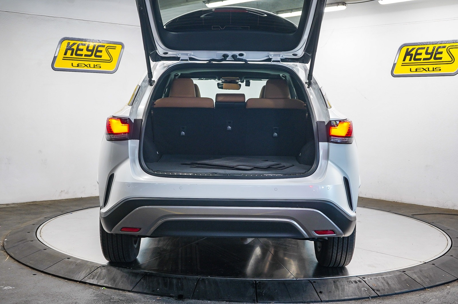 Thumbnail: 2024 Lexus RX - 27