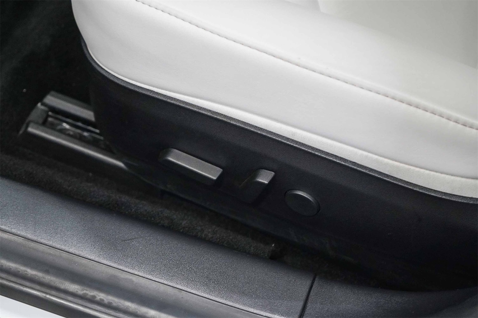 Thumbnail: 2019 Tesla Model 3 - 22