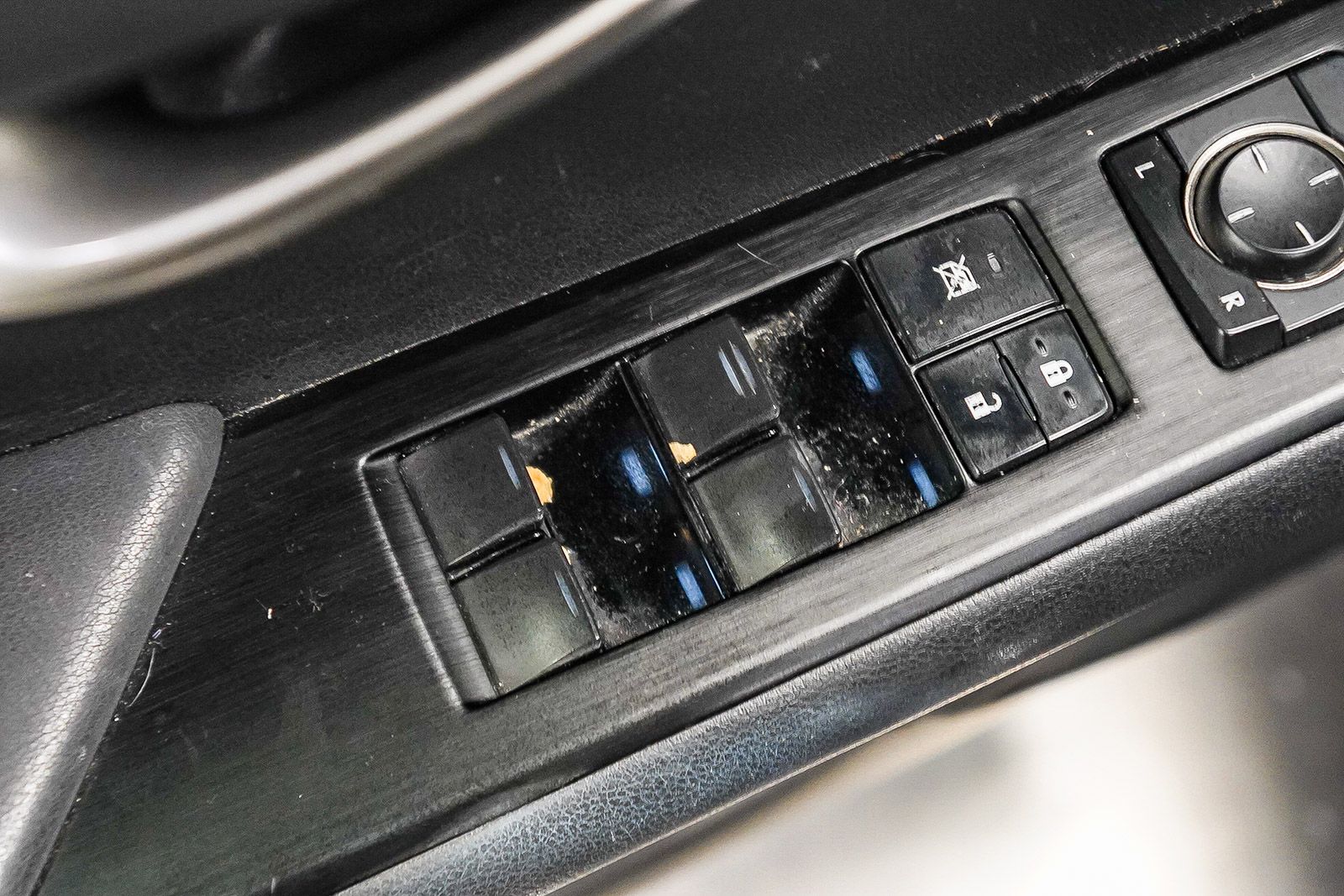 Thumbnail: 2020 Lexus UX - 19