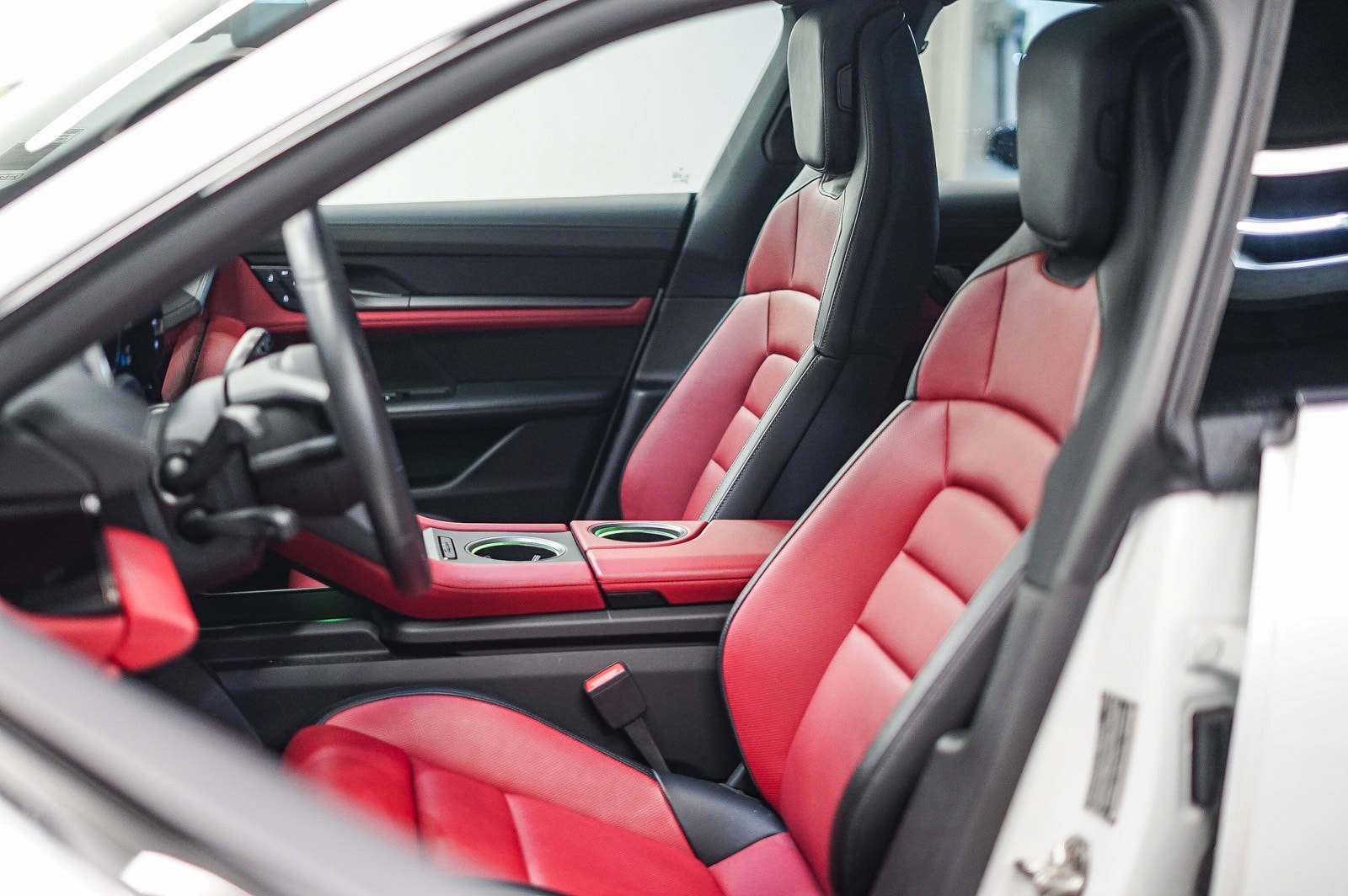 Thumbnail: 2025 Porsche Taycan - 20