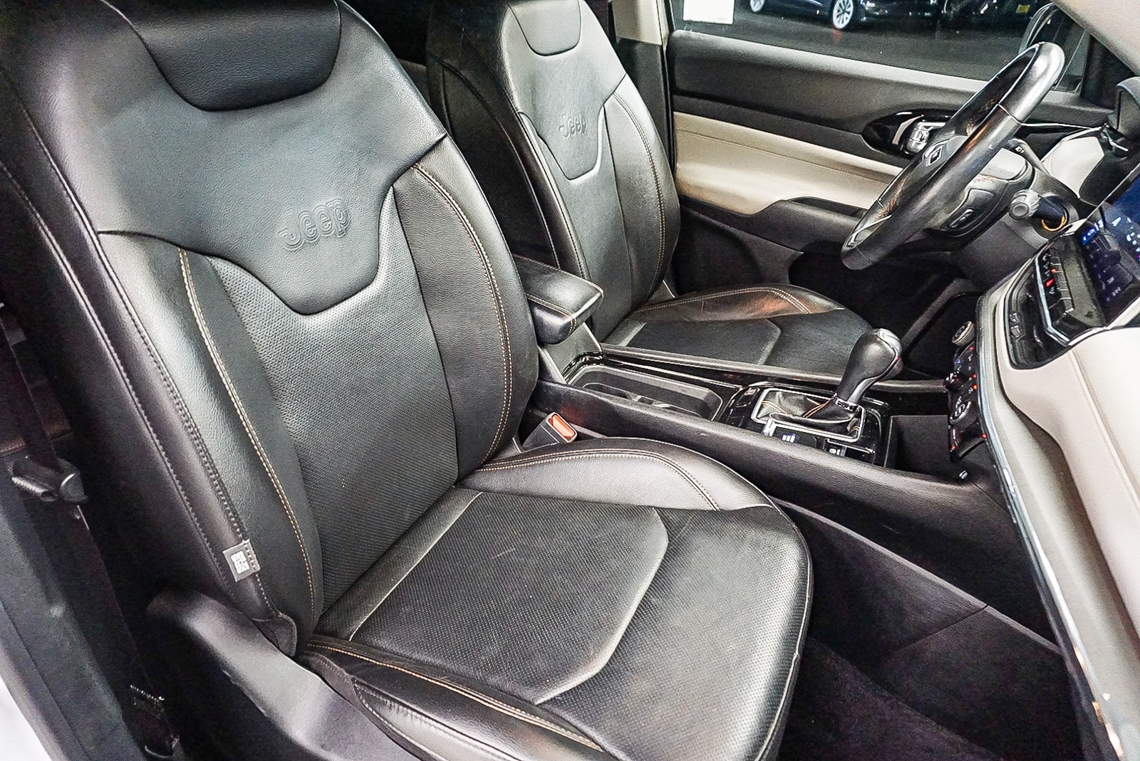 Thumbnail: 2022 Jeep Compass - 18