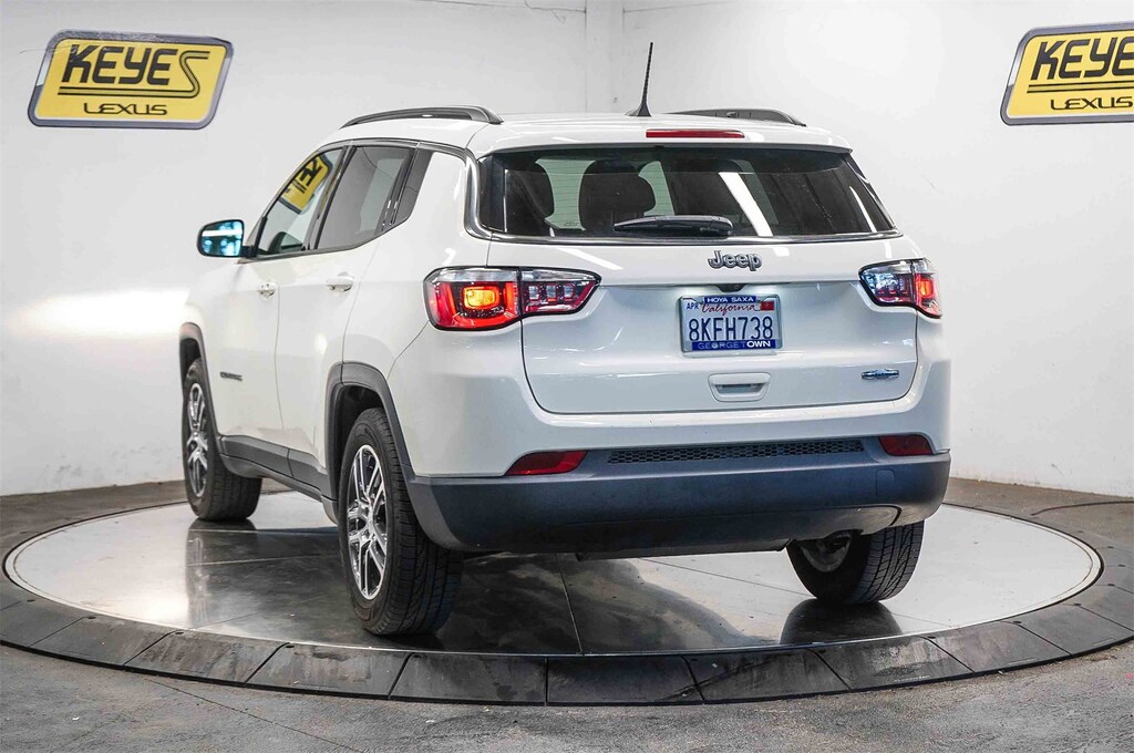 Used 2019 Jeep Compass Latitude w/Sun/Wheel Pkg SUV