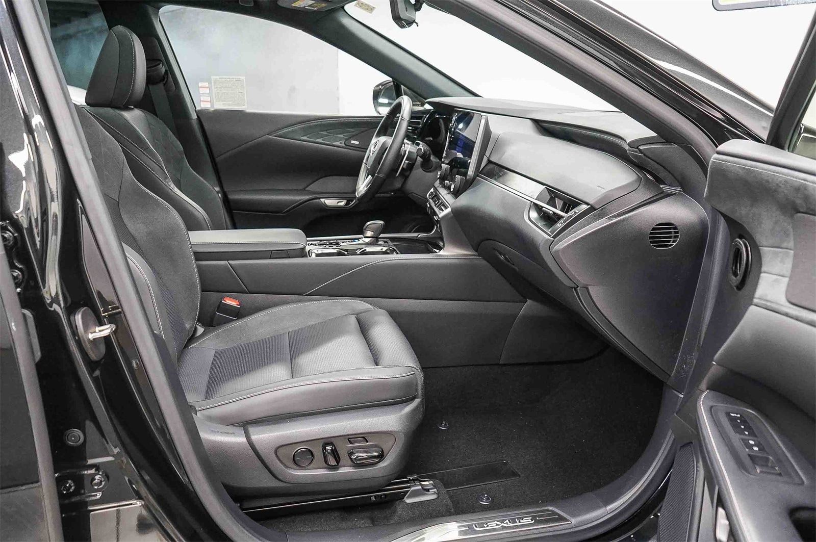 Thumbnail: 2024 Lexus RX - 17