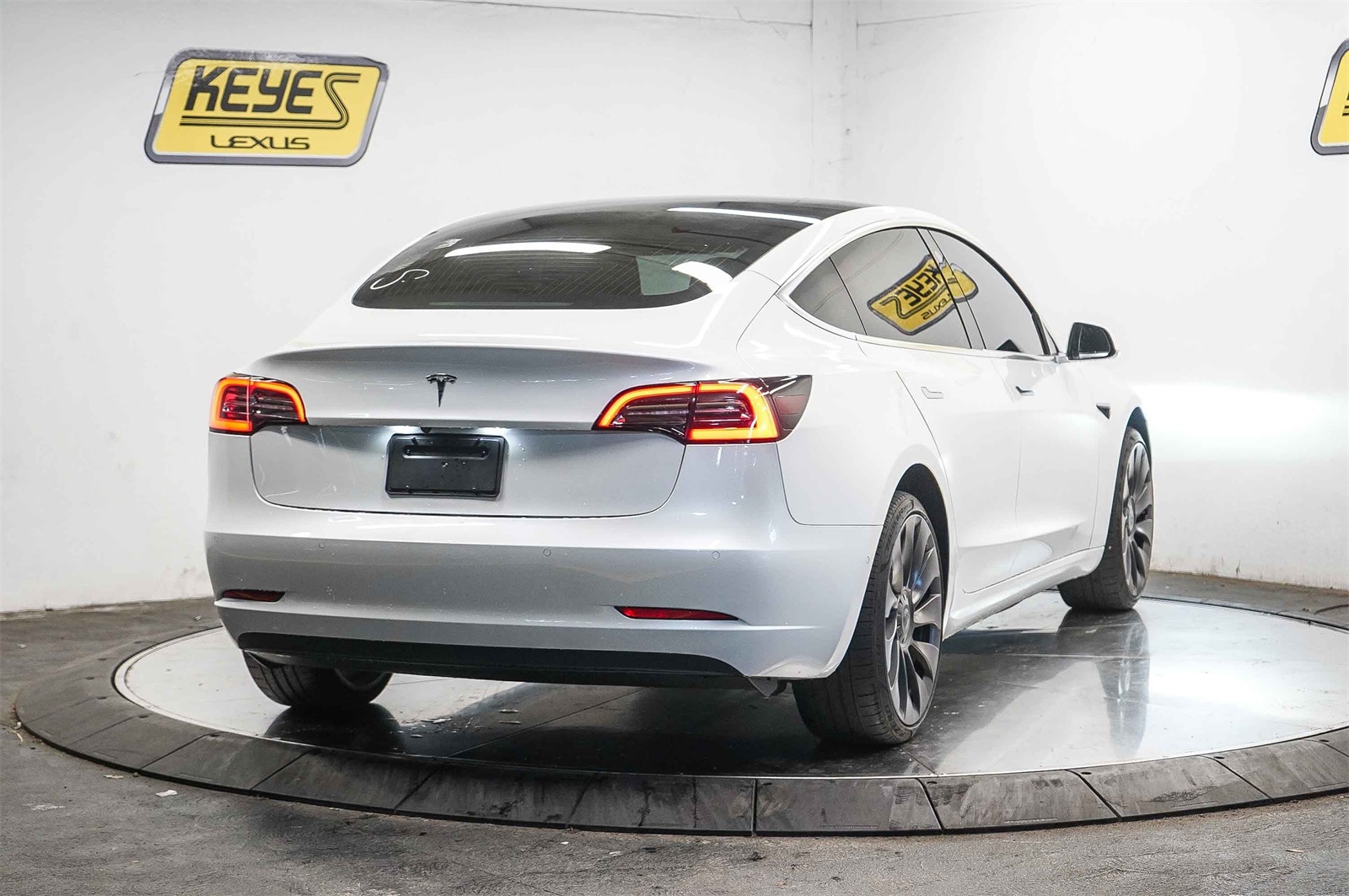 Thumbnail: 2020 Tesla Model 3 - 4