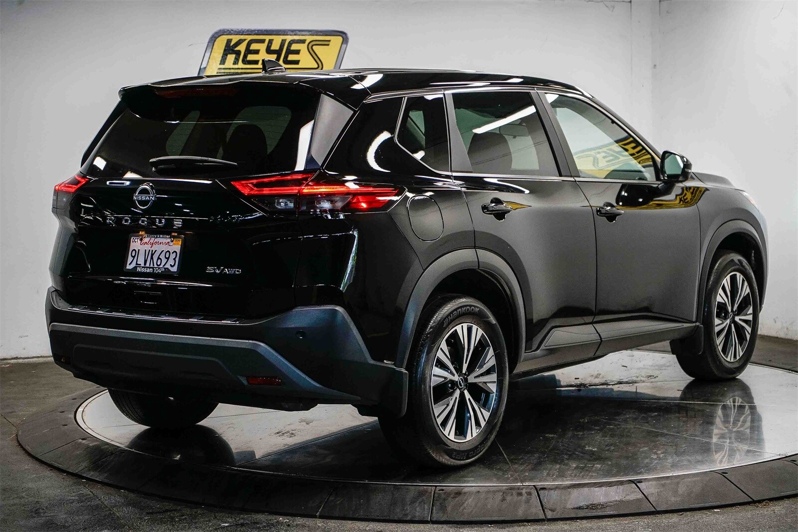 2023 Nissan Rogue SV photo 3