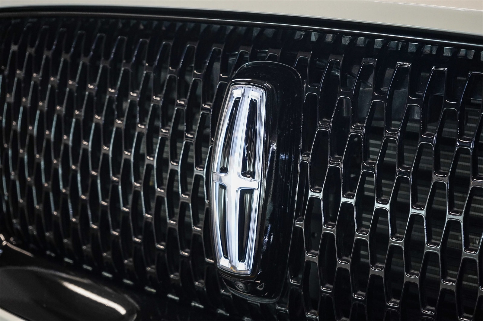 Thumbnail: 2022 Lincoln Navigator L - 8