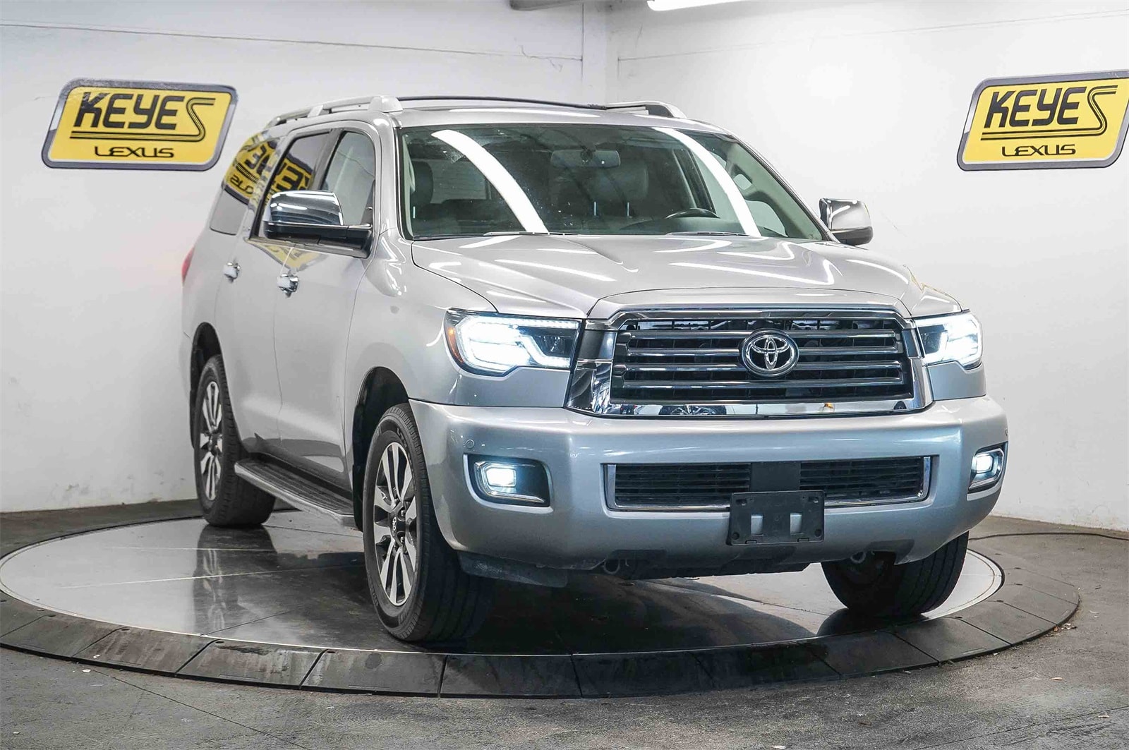 Thumbnail: 2018 Toyota Sequoia - 5