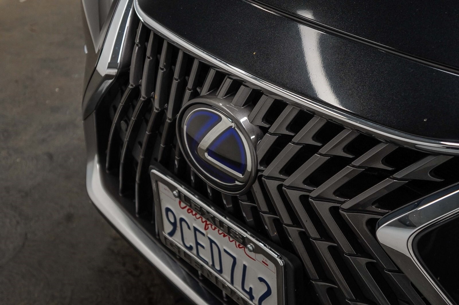 Thumbnail: 2022 Lexus ES - 9