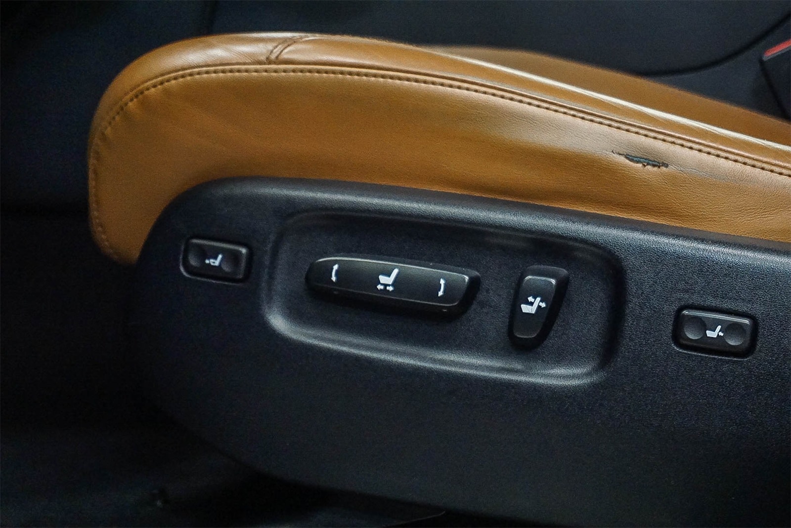 Thumbnail: 2021 Lexus LX - 23