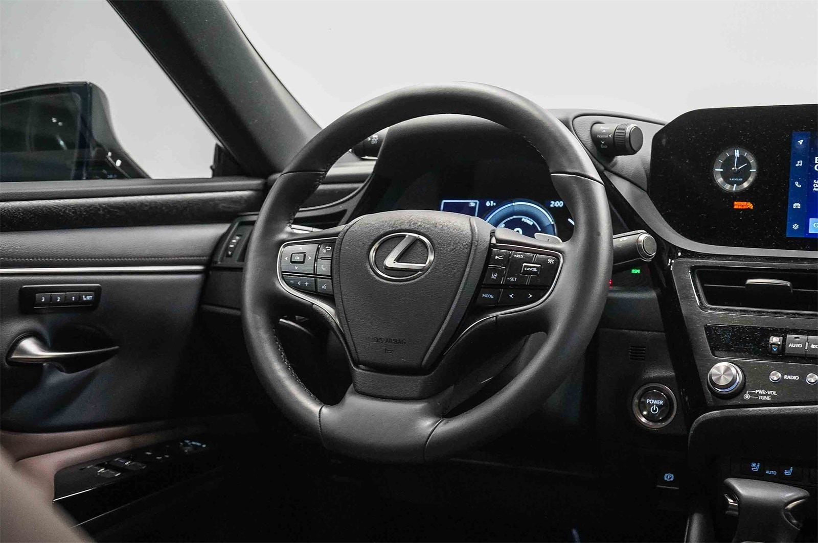 Thumbnail: 2025 Lexus ES - 14