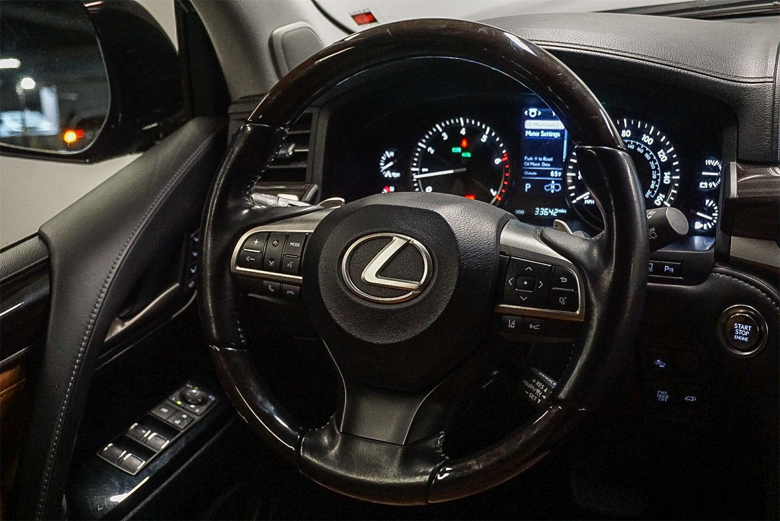 Thumbnail: 2021 Lexus LX - 16