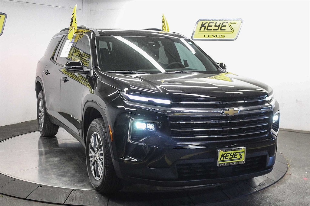 Used 2026 Chevrolet Traverse FWD LT SUV