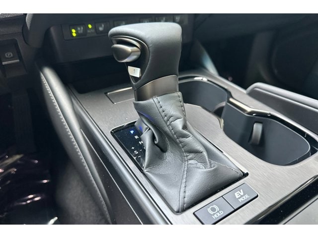 Thumbnail: 2025 Lexus ES - 17