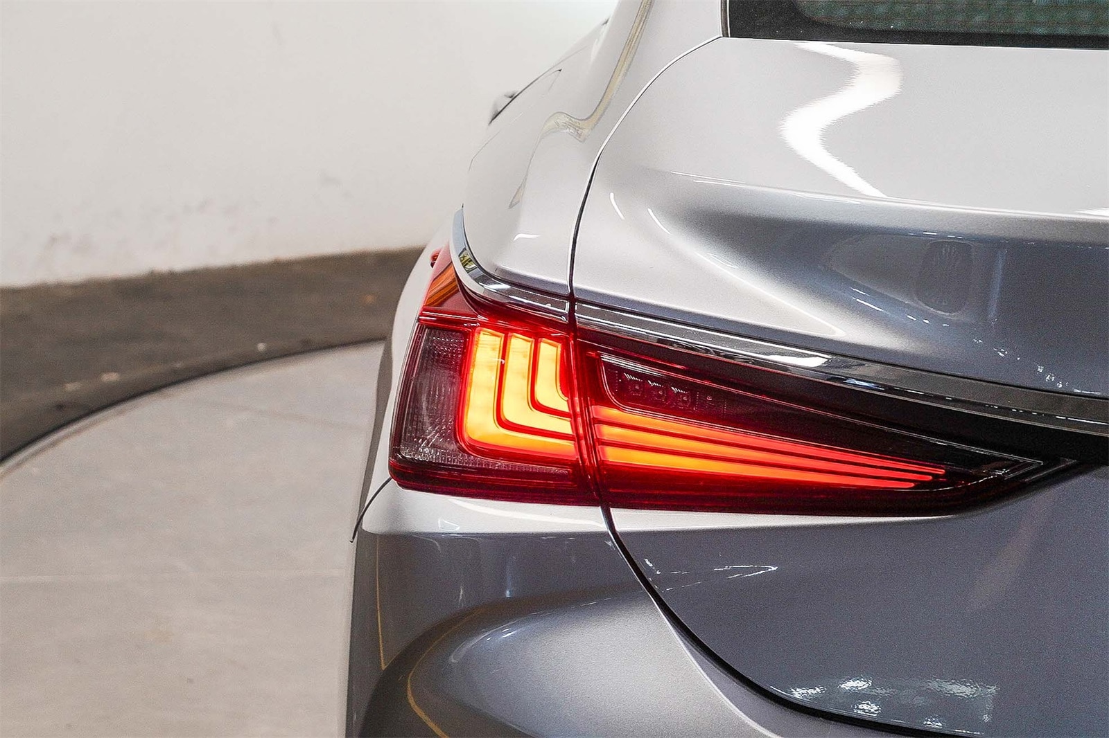 Thumbnail: 2025 Lexus ES - 7