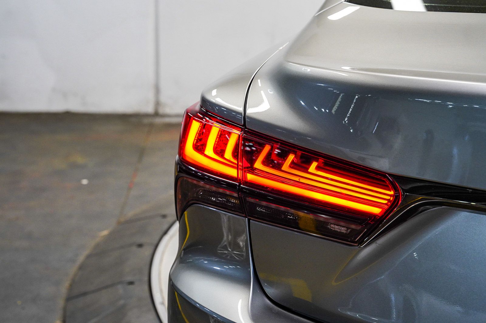 Thumbnail: 2022 Lexus LS - 10